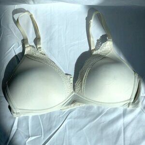 Modern Movement Wire Bra with Lace Trim